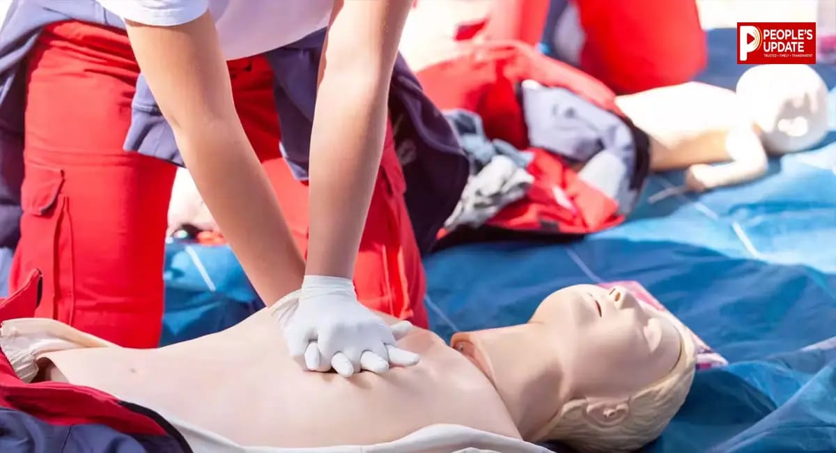 अचानक कोई गिर पड़े और सांस न ले, तो क्या करें? जानें CPR देने का सही तरीका
