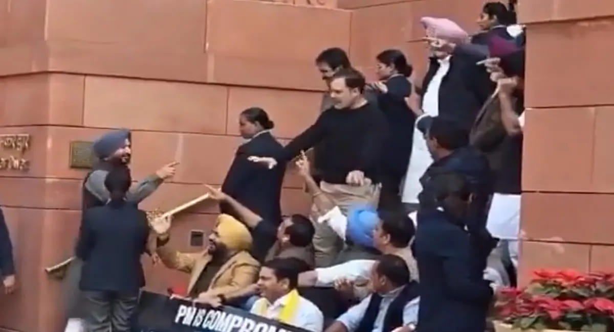 मकर द्वार पर राहुल- नवनीत बिट्टू आपस में भिड़े, राहुल बोले- तुम मेरे गद्दार दोस्त...