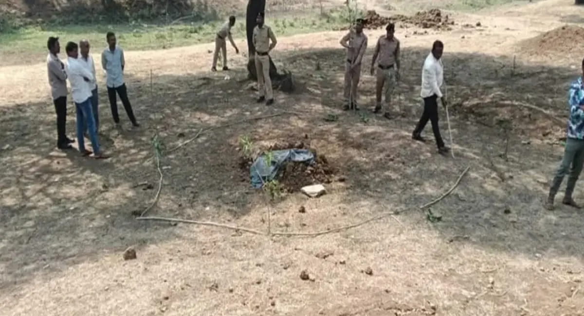 3 साल की बच्ची का कब्र से सिर गायब, तंत्र-मंत्र की आशंका, पुलिस ने जांच शुरू की