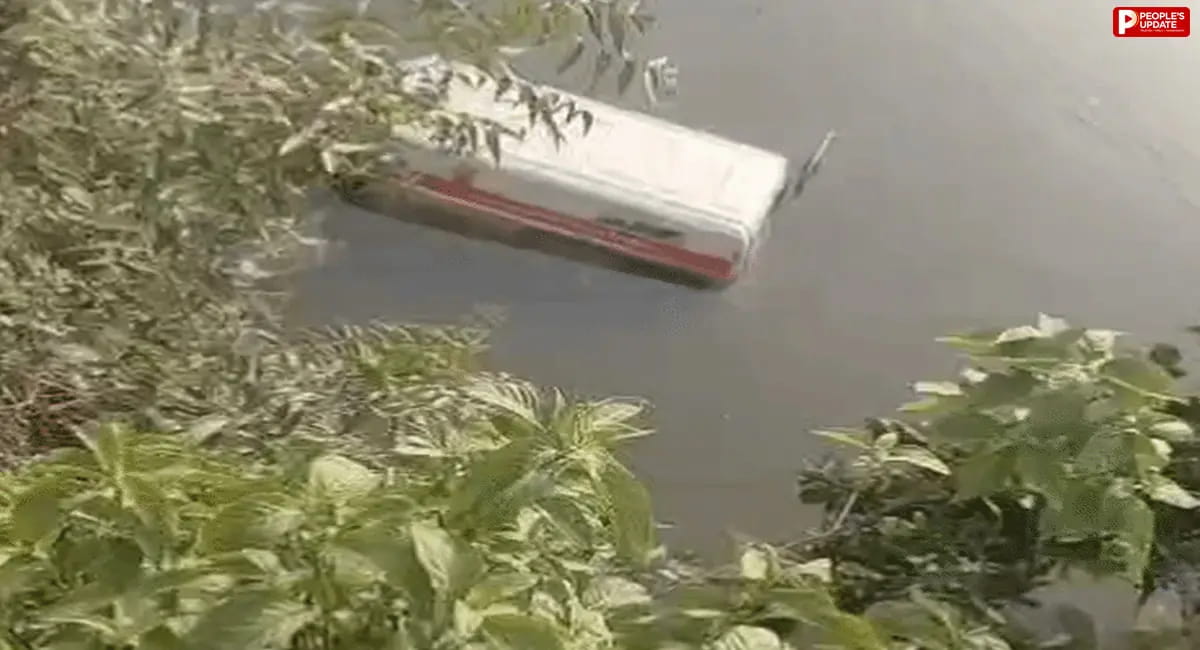 ड्राइवर समेत दो घायल; फिर उठे सुरक्षा इंतजामों पर सवाल