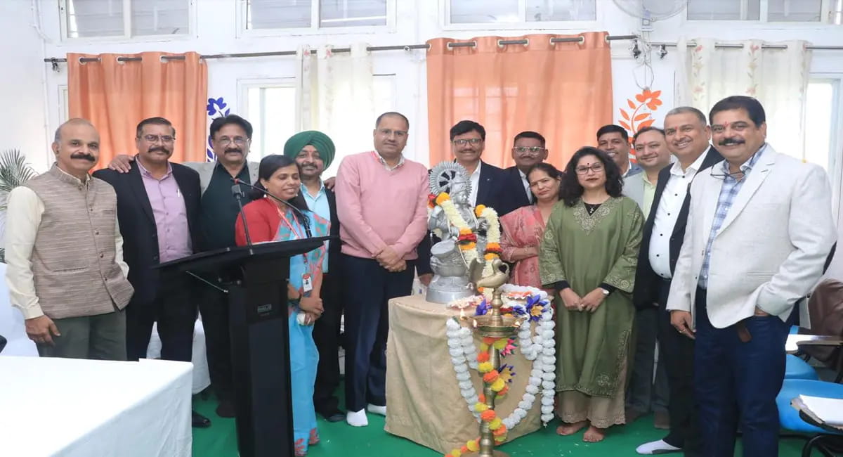 पीएम श्री केंद्रीय विद्यालय बैरागढ़ में एलुमनी मीट, पूर्व छात्रों ने साझा किया सुनहरा सफर