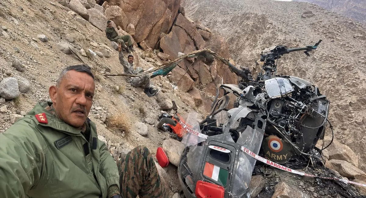 लद्दाख में सेना का चीता हेलिकॉप्टर क्रैश, पहाड़ी से टकराकर बुरी तरह हुआ चकनाचूर