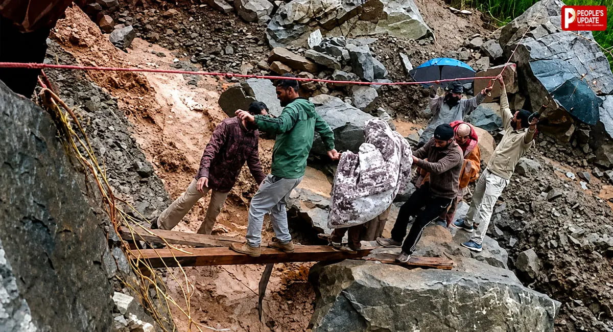 पहलगाम में बाढ़ से हड़कंप, होटल-घर पानी में डूबे, IMD का बड़ा अलर्ट