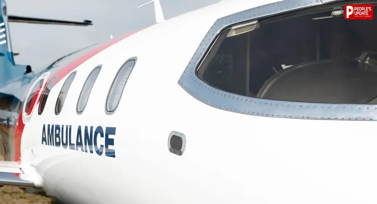 Indian Air Ambulance Emergency Landing: हवा में खुल गया एयर एंबुलेंस का दरवाजा, ढाका में इमरजेंसी लैंडिंग; महिला मरीज की मौत