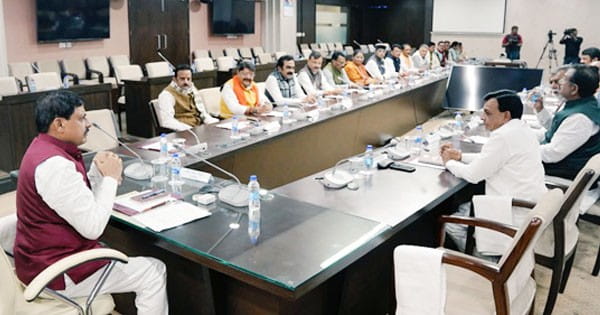 MP Cabinet Meeting : मंत्रिमंडल विस्तार के बाद पहली कैबिनेट बैठक, CM डॉ. मोहन यादव ने मंत्रियों के साथ जनकल्याण से जुड़े विभिन्न विषयों पर की चर्चा