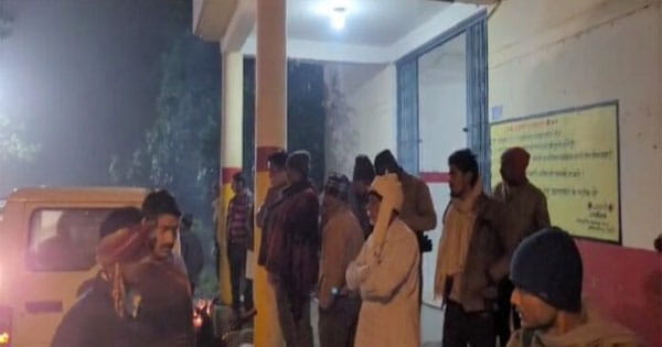 झांसी में ट्रैक्टर-ट्रॉली पलटने से एक ही परिवार के 3 लोगों की मौत, MP के टीकमगढ़ के निवासी थे मृतक