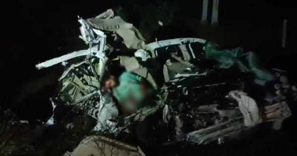 MP में कोहरे का कहर... आगर मालवा में कार-ट्रक की भीषण टक्कर, इंदौर के 2 लोगों की मौत