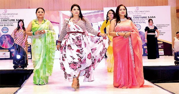 50 प्लस ब्यूटी की रैंप वॉक, महिलाओं ने बिखेरा जलवा