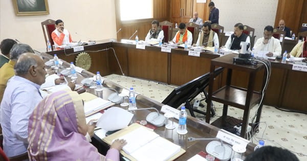 मोहन कैबिनेट के अहम निर्णय : स्वास्थ्य और चिकित्सा शिक्षा विभाग का विलय, आयुर्वेद यूनिवर्सिटी भी चलाएंगी पैरामेडिकल और नर्सिंग कोर्स