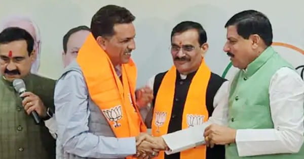 MP Politics : कांग्रेस को लगा बड़ा झटका, जबलपुर महापौर समेत कई नेताओं ने थामा BJP का दामन