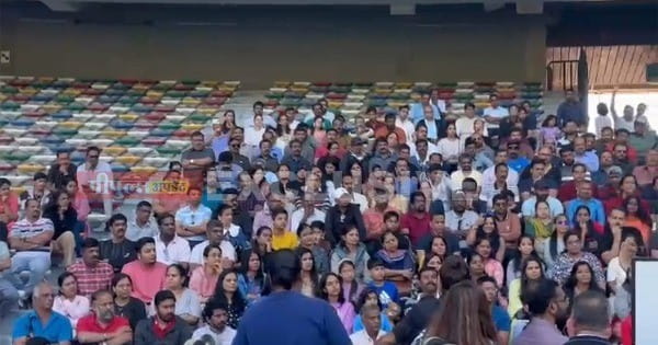 People’s Exclusive From UAE : अबू धाबी में "अहलान मोदी" से पहले इंडियन्स का जोश बेहद "हाई", देखें Photo &amp; Video