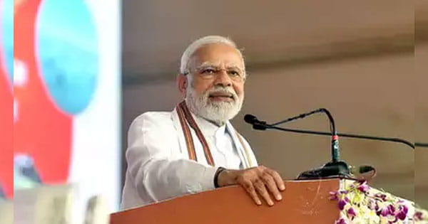झारखंड दौरे पर PM मोदी : हजारों करोड़ की परियोजनाओं की देंगे सौगात, हर्ल फैक्ट्री का करेंगे उद्घाटन; बरवाअड्डा हवाई अड्डे में जनसभा को करेंगे संबोधित