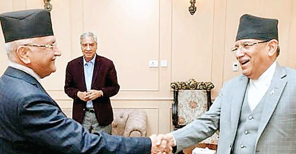 नेपाल :नए गठबंधन की सरकार बनी, दहल-ओली ने मिलाया हाथ
