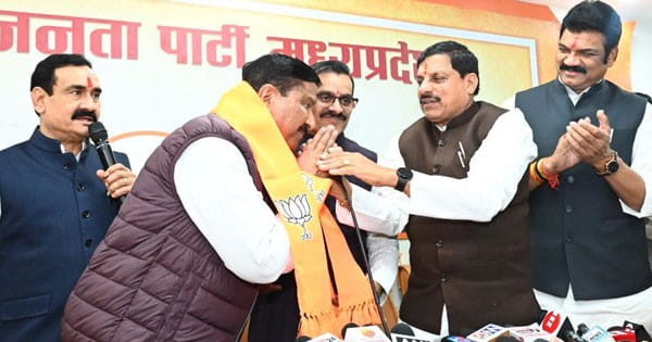 MP में कांग्रेस को एक बार फिर लगा झटका : दो पूर्व कांग्रेस विधायकों ने जॉइन की भाजपा, अरुणोदय चौबे और शिवदयाल बागरी की BJP में एंट्री