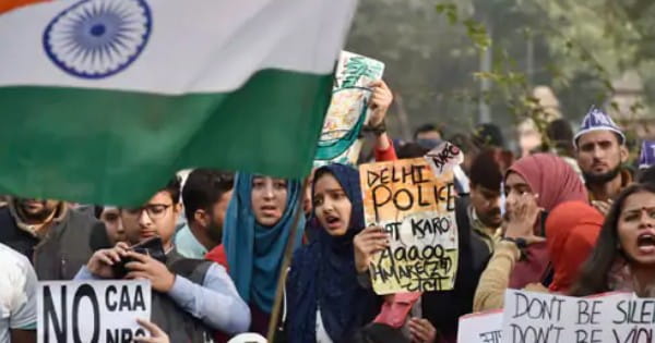 CAA के खिलाफ असम में सत्याग्रह की तैयारी : गुवाहाटी सील... 30 संगठन एकजुट, छात्र संघों ने जलाईं कानून की कापी; 'हड़ताल' की घोषणा
