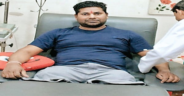 ट्रेन से दोनों पैर कटे पर जज्बा बरकरार रहा, करते हैं थैलेसीमिया पीड़ित बच्चों को रक्तदान