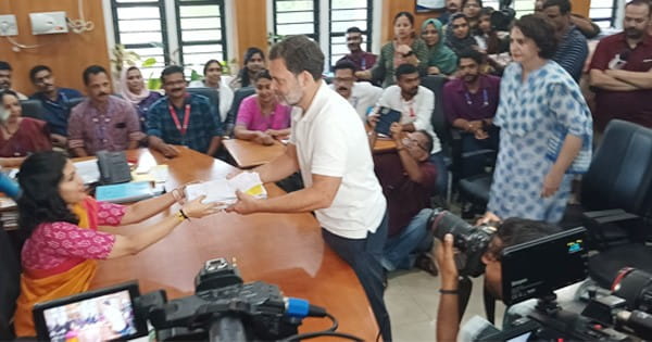 राहुल गांधी ने वायनाड लोकसभा सीट से भरा नामांकन, प्रियंका गांधी के साथ किया रोड शो, कहा - हम ‘न्याय' के एक नए युग में रख रहे कदम