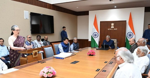 सोनिया गांधी बनीं राज्यसभा सांसद, अश्विनी वैष्णव समेत 14 सांसदों को सभापति जगदीप धनखड़ ने दिलाई शपथ