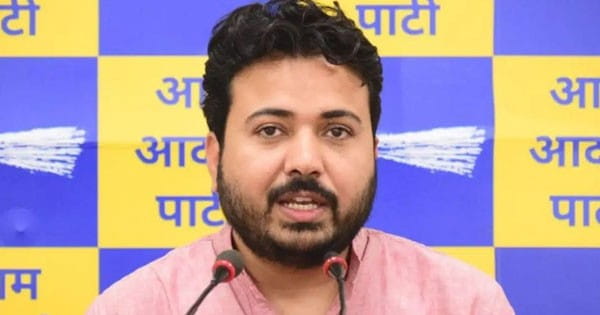 दिल्ली शराब घोटाला : अब AAP MLA दुर्गेश पाठक को ED का समन, गोवा चुनाव के दौरान पार्टी इंचार्ज थे; केजरीवाल के PA से भी पूछताछ कर रही जांच एजेंसी