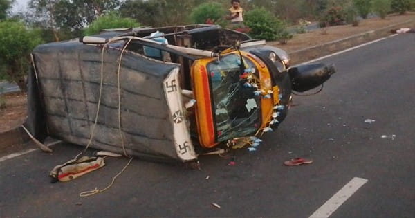 सागर में तेज रफ्तार ट्रक ने ऑटो को मारी टक्कर, 3 की मौत; 14 घायल; सोमवती अमावस्या पर स्नान करने जा रहे थे श्रद्धालु