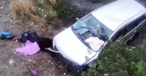 रायसेन में तेज रफ्तार का कहर... अनियंत्रित होकर कार पुलिया से 12 फीट नीचे गिरी, बुजुर्ग दंपति की मौत; 4 घायल