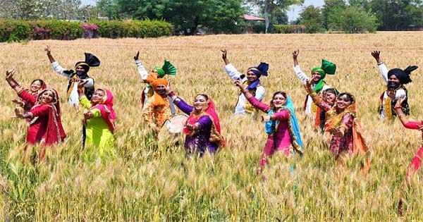 Baisakhi 2024 : देशभर में घूमधाम से मनाई जा रही बैसाखी, इसी दिन हुई थी खालसा पंथ की स्थापना, जानिए क्या है इसके पीछे की मान्यता?