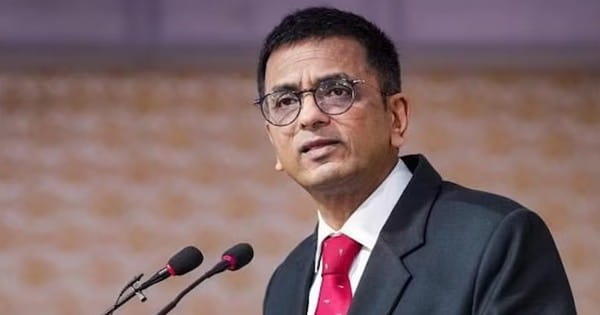 21 रिटायर्ड जजों ने CJI चंद्रचूड़ को लिखा पत्र- न्यायपालिका को कमजोर करने का लगाया आरोप, कहा- लोगों का कोर्ट से भरोसा उठता जा रहा