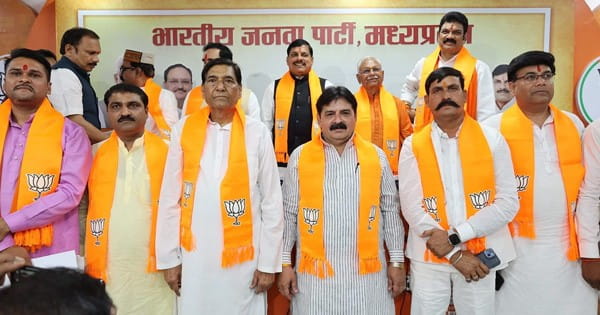 MP में कांग्रेस को झटका : पूर्व विधायक हरि वल्लभ शुक्ला समेत कई नेता BJP में शामिल, CM यादव बोले- सभी 29 सीटों पर खिलेगा कमल