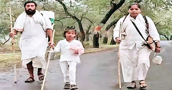 माता-पिता संग पैदल नर्मदा परिक्रमा कर रही है नैनेश्वरी