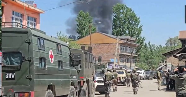 Jammu and Kashmir : कुलगाम में सुरक्षा बलों के साथ मुठभेड़ में 2 आतंकी ढेर, घर में छिपे हुए थे आतंकवादी