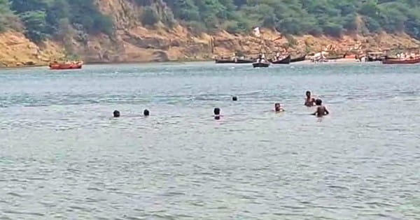 Gujarat News : नर्मदा नदी में 8 लोग डूबे, एक व्यक्ति को बचाया, 7 लापता; पोइचा गांव घूमने आए थे, रेस्क्यू ऑपरेशन जारी