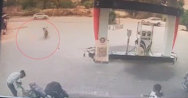 बिना ड्राइवर के चलती दिखी बाइक, नजारा CCTV में कैद, सामने आया हैरान कर देने वाला VIDEO