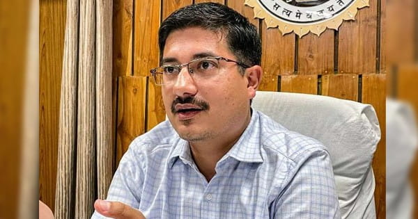 DEWAS NEWS : फसल मुआवजा वितरण में गड़बड़ी, 1 करोड़ 50 लाख के घोटाले में 16 पटवारी बर्खास्त, 2 पटवारी और 2 क्लर्क पहले ही हो चुके हैं बर्खास्त