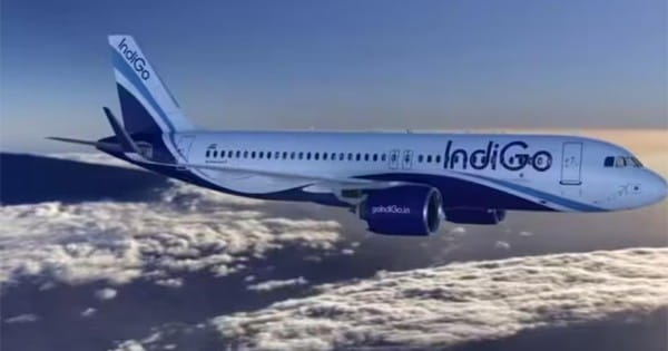 Indigo Airline : मुंबई-वाराणसी फ्लाइट में ओवरबुकिंग, खड़ा दिखा यात्री तो रनवे से वापस लौटा विमान