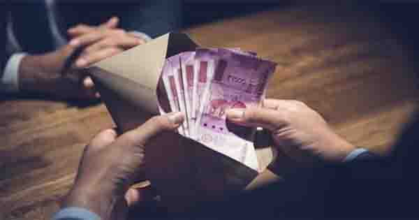छिंदवाड़ा में लोकायुक्त की कार्रवाई : पटवारी को 7 हजार की रिश्वत लेते पकड़ा, पावती बनाने के नाम पर मांगे थे रुपए