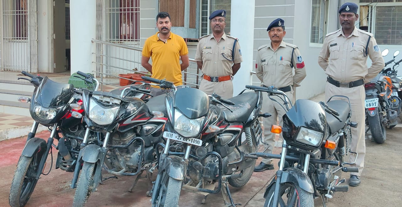 CHHINDWARA NEWS : शादी के कार्यक्रम से एलईडी चुराने वाला निकला शातिर बाइक चोर, 4 मोटरसाइकिल बरामद, वेटर और डिलीवरी बॉय बनकर करते थे चोरी