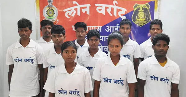 Chhattisgarh Naxal News : दंतेवाड़ा में 10 नक्सलियों ने किया आत्मसमर्पण, इंद्रावती एरिया कमेटी में थे सक्रिय
