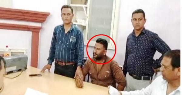 खरगोन में लोकायुक्त की कार्रवाई : वनरक्षक 10 हजार की रिश्वत लेते पकड़या, जानें पूरा मामला