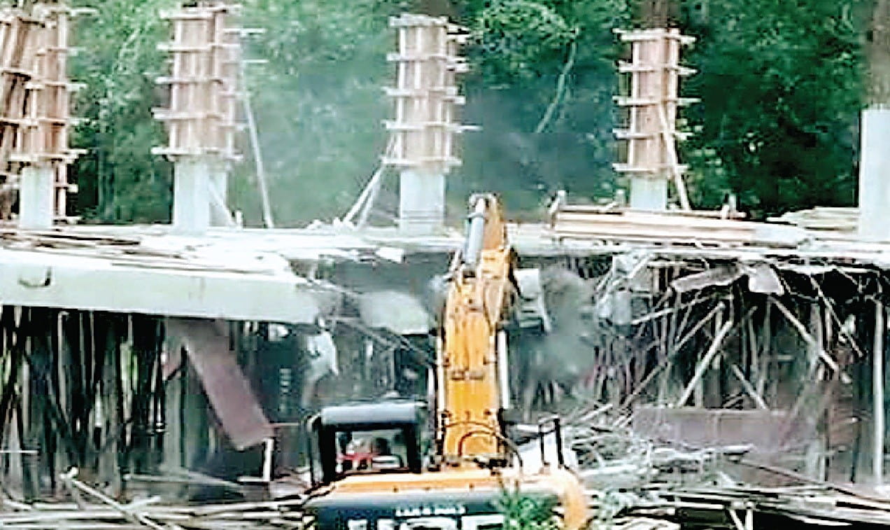 वाईएसआर कांग्रेस का निर्माणाधीन कार्यालय ध्वस्त किया, तेदेपा ने दिया स्पष्टीकरण