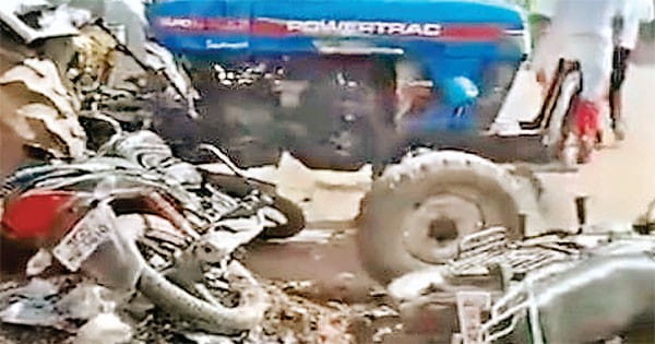 रामायण पाठ कर रहे ग्रामीणों को ट्रैक्टर से रौंदने की कोशिश