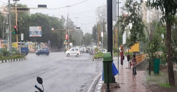 MP Weather Update : गरज चमक के साथ कई जिलों में भारी बारिश, IMD ने जारी किया अलर्ट