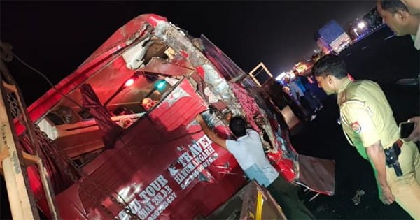 आगरा-लखनऊ एक्सप्रेस-वे पर हादसा, श्रद्धालुओं से भरी बस और ट्रक के बीच टक्कर, एक की मौत, 10 घायल