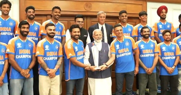 Team India Welcome Ceremony : पीएम मोदी से टीम इंडिया ने की मुलाकात, ट्रॉफी के साथ दिया पोज; मुंबई के लिए रवाना हुए खिलाड़ी