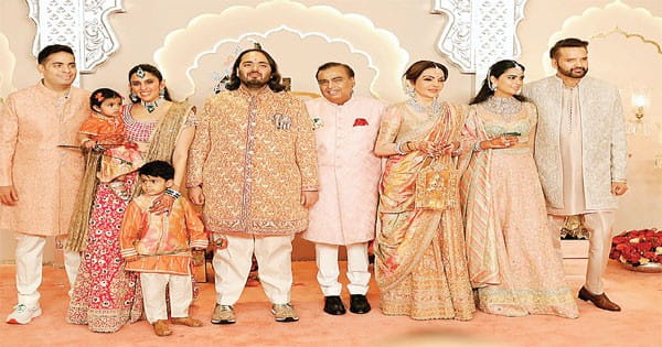 अनंत राधिका की ग्रैंड वेडिंग में लगा सितारों का मेला