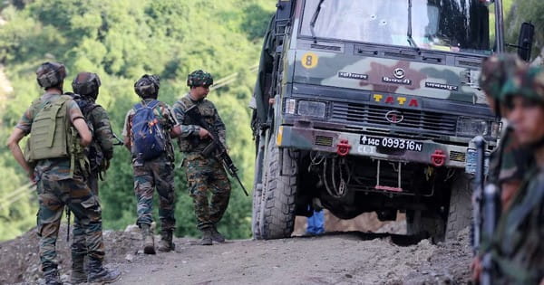 जम्मू में फिर आतंकी हमला : राजौरी में आर्मी कैंप पर आतंकियों ने की गोलीबारी, एक जवान घायल; एक आतंकी ढेर, सर्च ऑपरेशन जारी