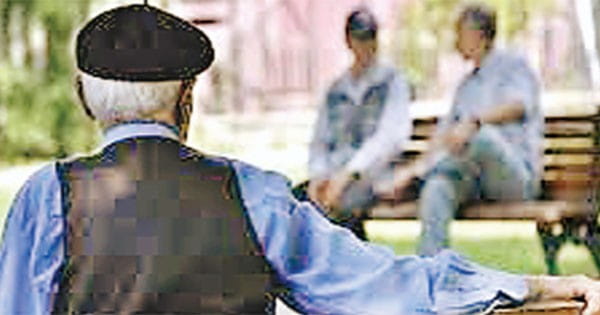 अकेलेपन के शिकार लोग भी पुराने दोस्तों से मिलने नहीं दिखाते रुचि