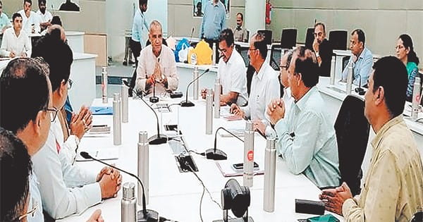 गर्मी में पेड़ों को पानी देने की कोई व्यवस्था नहीं