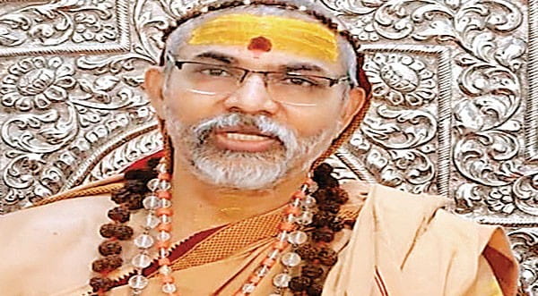 काशी विश्वनाथ में भी घोटाला, गर्भगृह का सोना पीतल हुआ