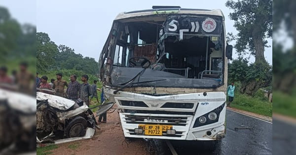 Seoni News : यात्री बस और बोलेरो की टक्कर, दो की मौत, दो घायल; दोनों वाहन के परखच्चे उड़े