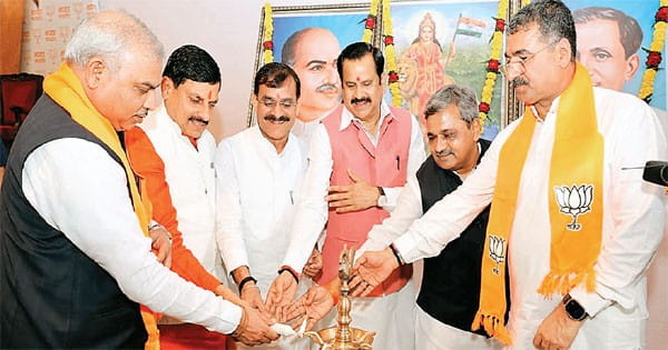 प्रभारी मंत्रियों का ऐलान शीघ्र, सभी जिलों में निकलेंगीं तिरंगा रैलियां
